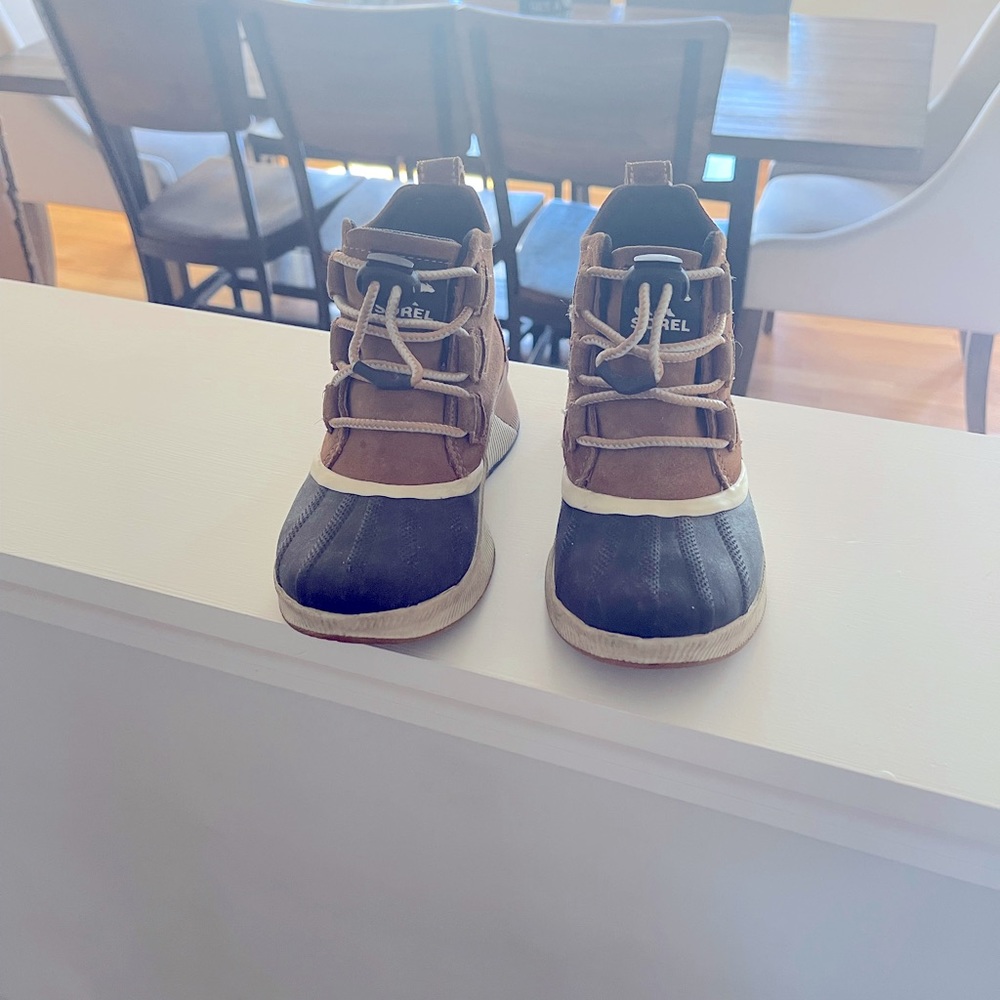 Kids Sorel Boots - Sz 2 unisex